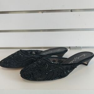 Beverly Feldman Kitten Heel Shoes